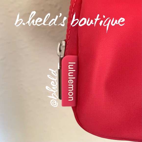 lululemon Everywhere Belt Bag in Lip Gloss Hot Pink One Size 1L Brand New NWT - Picture 9 of 16